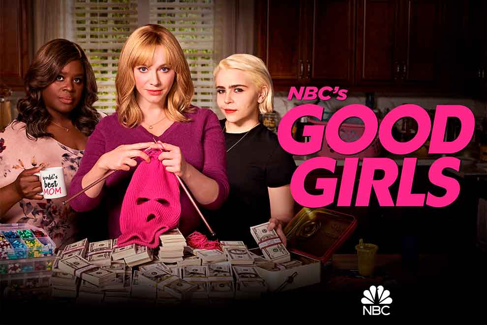Três mulheres na série Good Girls com dinheiro em cena