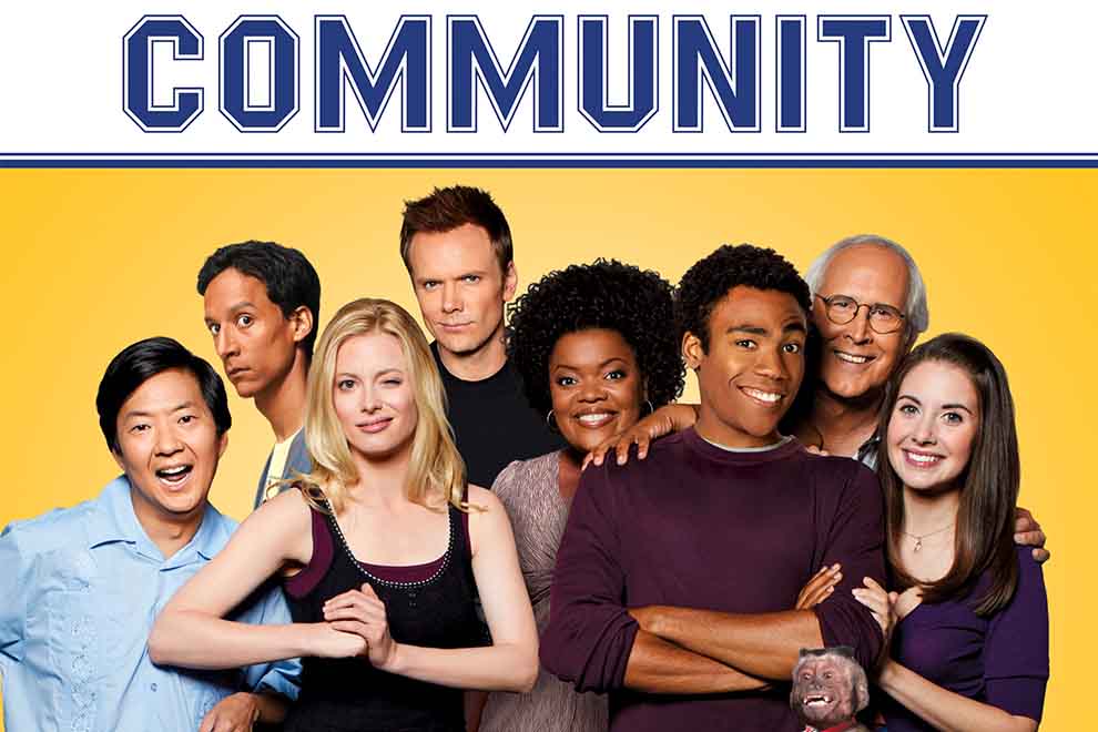 Elenco da série Community em um fundo amarelo