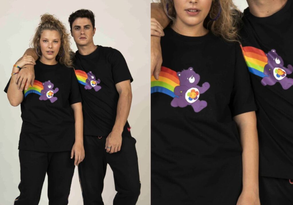 camisetas com estampa homem e mulher posando em fundo branco com look combinado camisa do ursinho da tjama